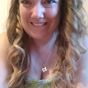 Meet your Posher, Nikole